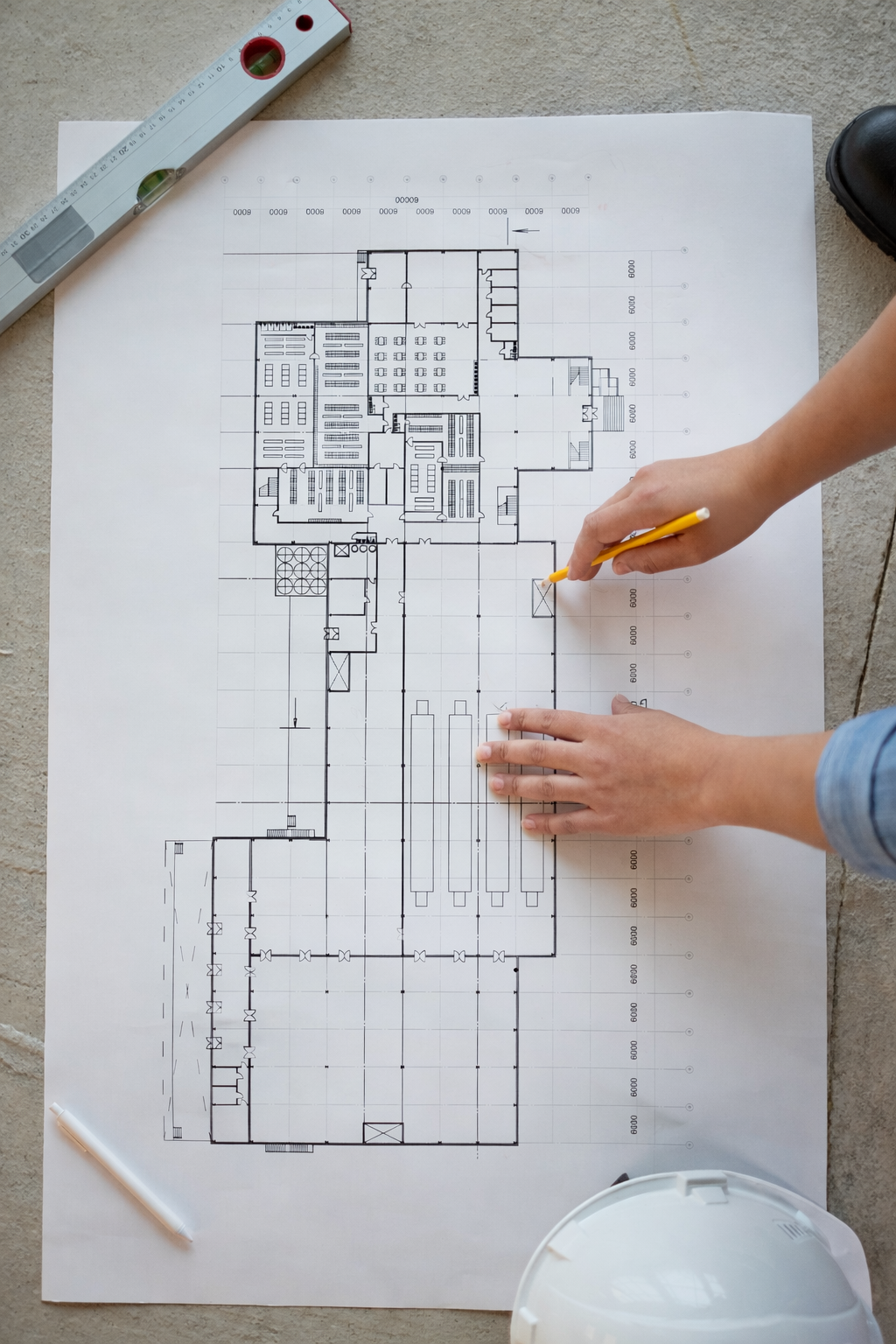 plano de un arquitecto ofreciendo servicios de arquitectura